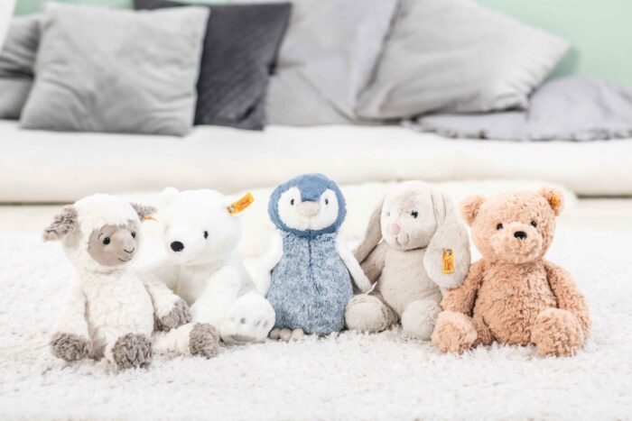 Steiff Hoppie Hase m hellgrau, Plüschtier Hase mit Schlappohren, Soft Cuddly Friends, flauschiges Stofftier zum Kuscheln – Bild 6